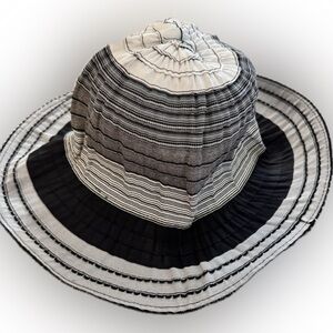 ExOfficio Wide Brim Sun Hat S/M Black Gray Stripe Packable Travel Hat Chic